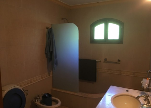  ESPECTACULAR PROPIEDAD CON CENTRO DE EQUITACIÓN, CASA QUINTA, PISCINA Y QUINCHO. 