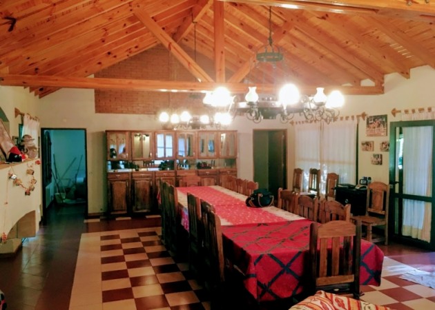  ESPECTACULAR PROPIEDAD CON CENTRO DE EQUITACIÓN, CASA QUINTA, PISCINA Y QUINCHO. 