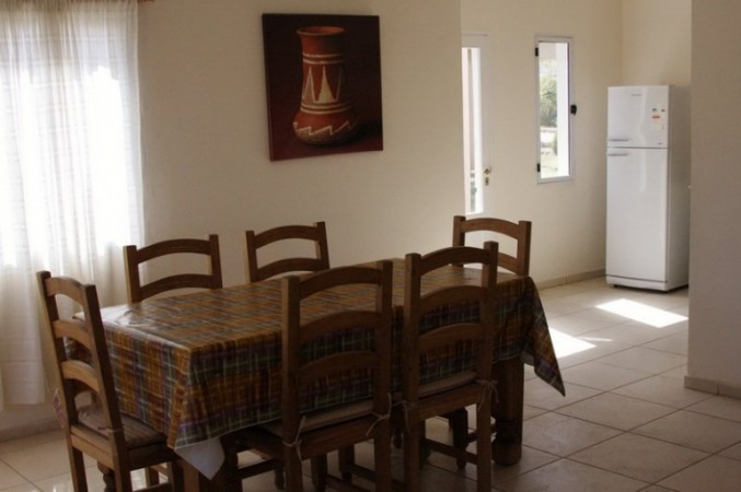 Hermosa casa Quinta en Valle Grande con entorno de puras montañas y río.