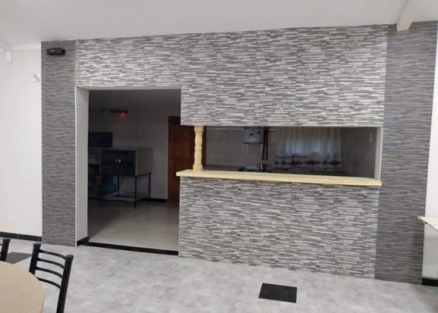 Mendoza Bienes Raíces  vende terreno parquizado de 5000 mtrs con salón de evento 290 mtrs  con 2 cabañas 60 mtrs, cada una una y piscina