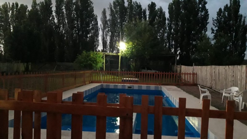 HERMOSO QUINCHO DE 6 M X 12 M CON PISCINA 