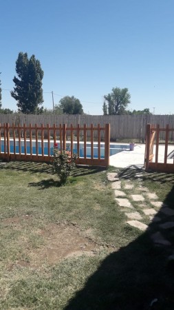 HERMOSO QUINCHO DE 6 M X 12 M CON PISCINA 