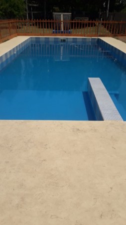 HERMOSO QUINCHO DE 6 M X 12 M CON PISCINA 