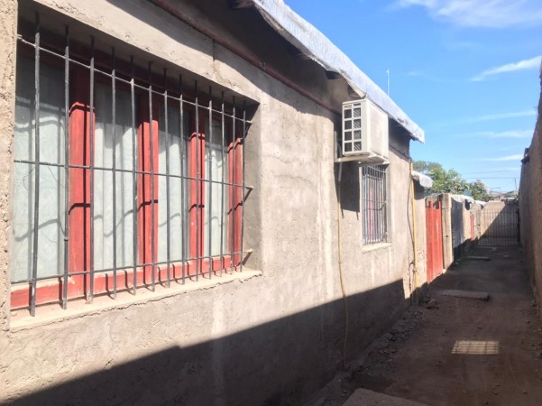 SE VENDE CASA DE 110 M2 CON 4 DEPARTAMENTOS TRASEROS 