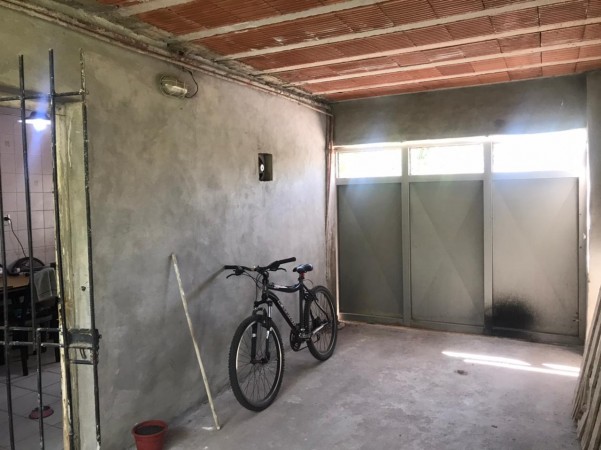SE VENDE CASA DE 110 M2 CON 4 DEPARTAMENTOS TRASEROS 