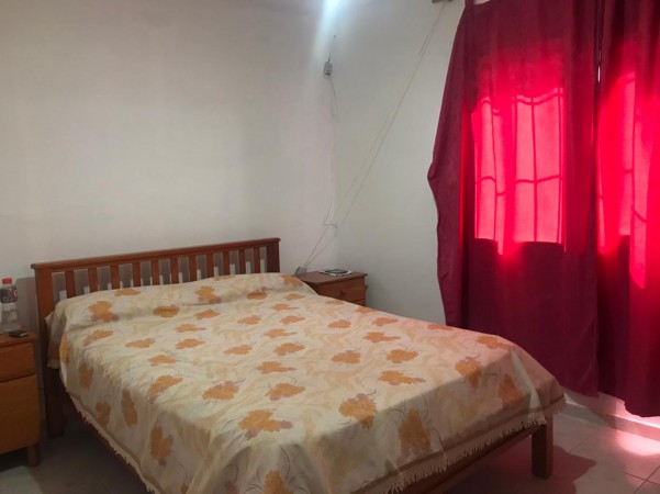 SE VENDE CASA DE 110 M2 CON 4 DEPARTAMENTOS TRASEROS 