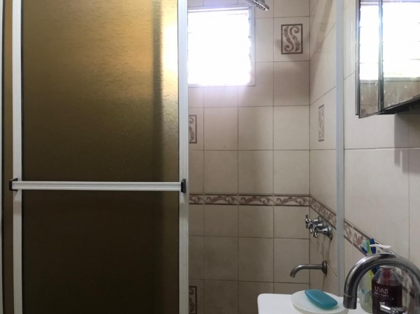 SE VENDE CASA DE 110 M2 CON 4 DEPARTAMENTOS TRASEROS 