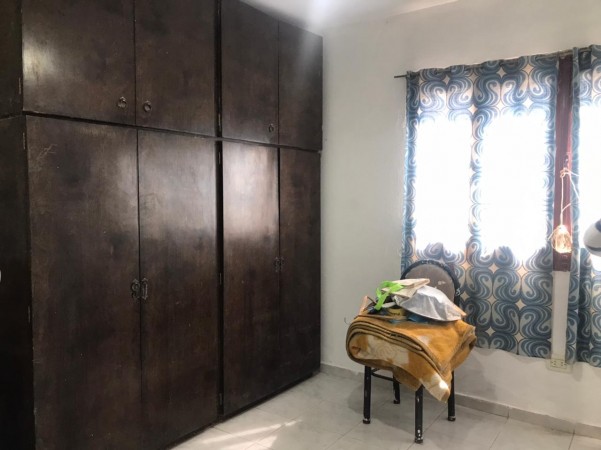 SE VENDE CASA DE 110 M2 CON 4 DEPARTAMENTOS TRASEROS 