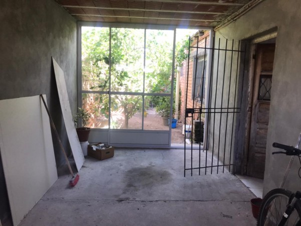 SE VENDE CASA DE 110 M2 CON 4 DEPARTAMENTOS TRASEROS 