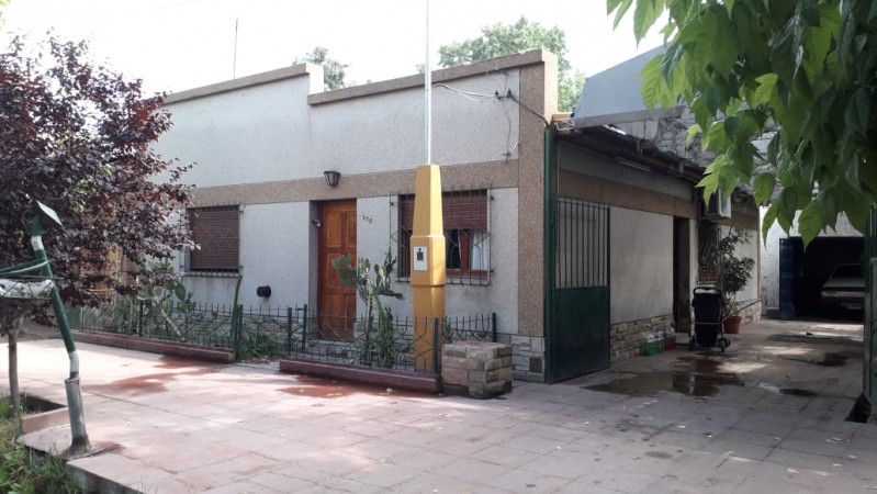 SE VENDE CASA EN CUADRO NACIONAL