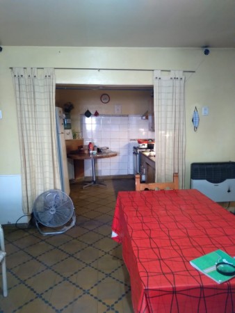 SE VENDE CASA EN CUADRO NACIONAL