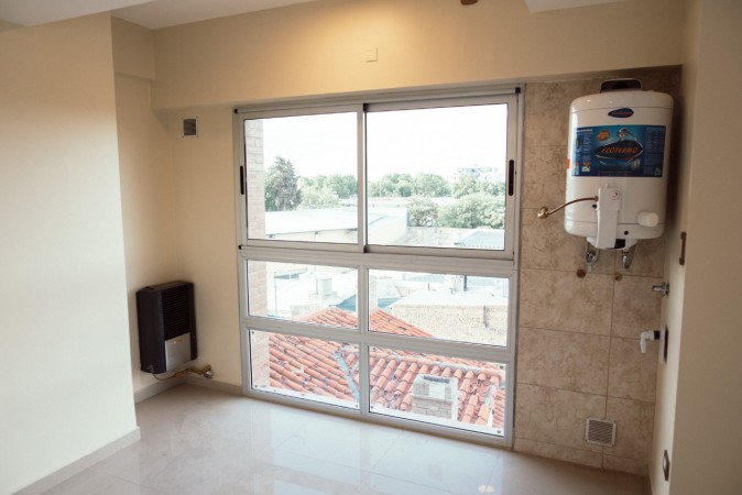 SE VENDEN DEPARTAMENTO EN EDIFICIO CENTRICO EN SAN RAFAEL, MENDOZA