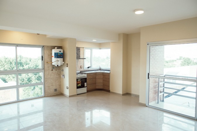 SE VENDEN DEPARTAMENTO EN EDIFICIO CENTRICO EN SAN RAFAEL, MENDOZA