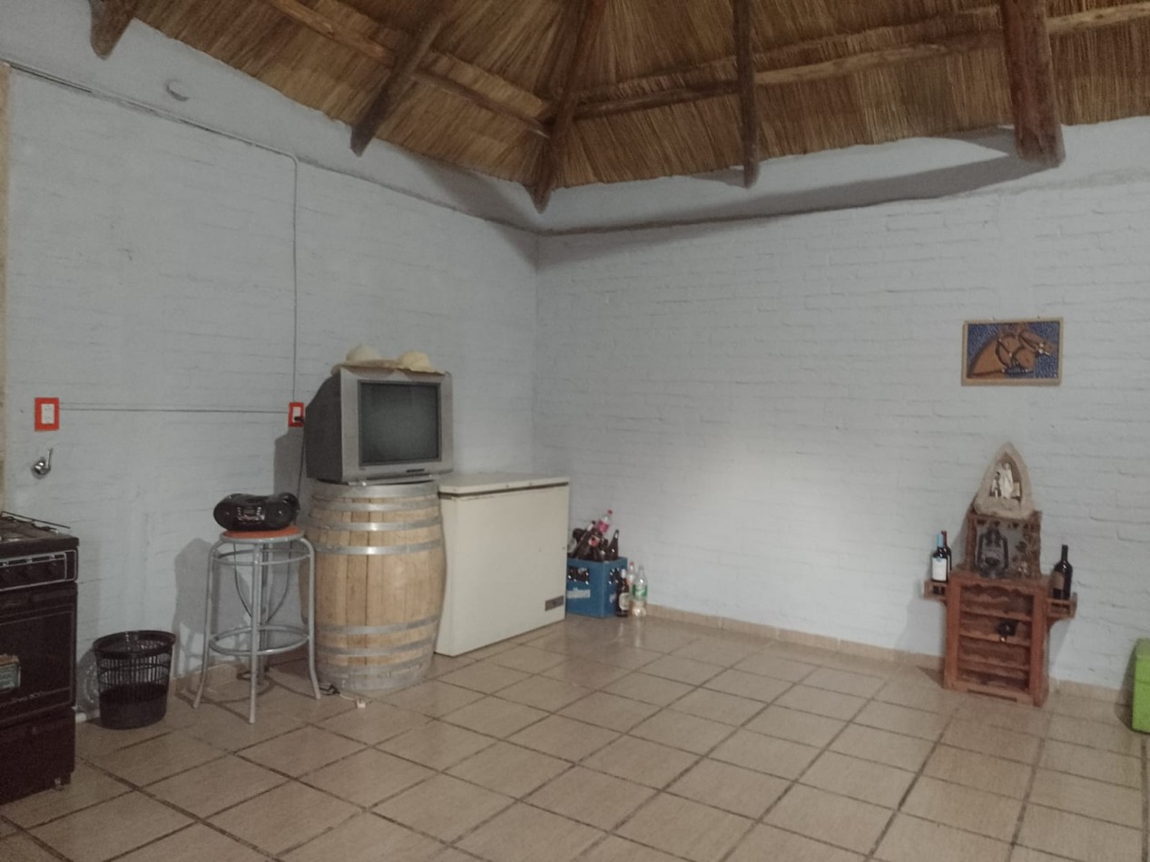 SE VENDE TERRENO DE 2000 M2 CON QUINCHO Y PISCINA