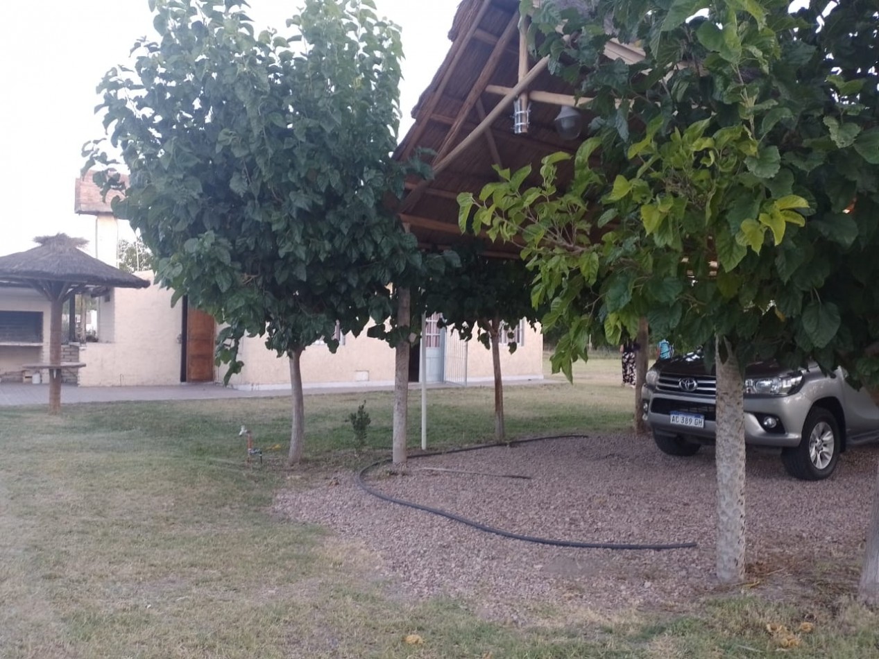 SE VENDE TERRENO DE 2000 M2 CON QUINCHO Y PISCINA