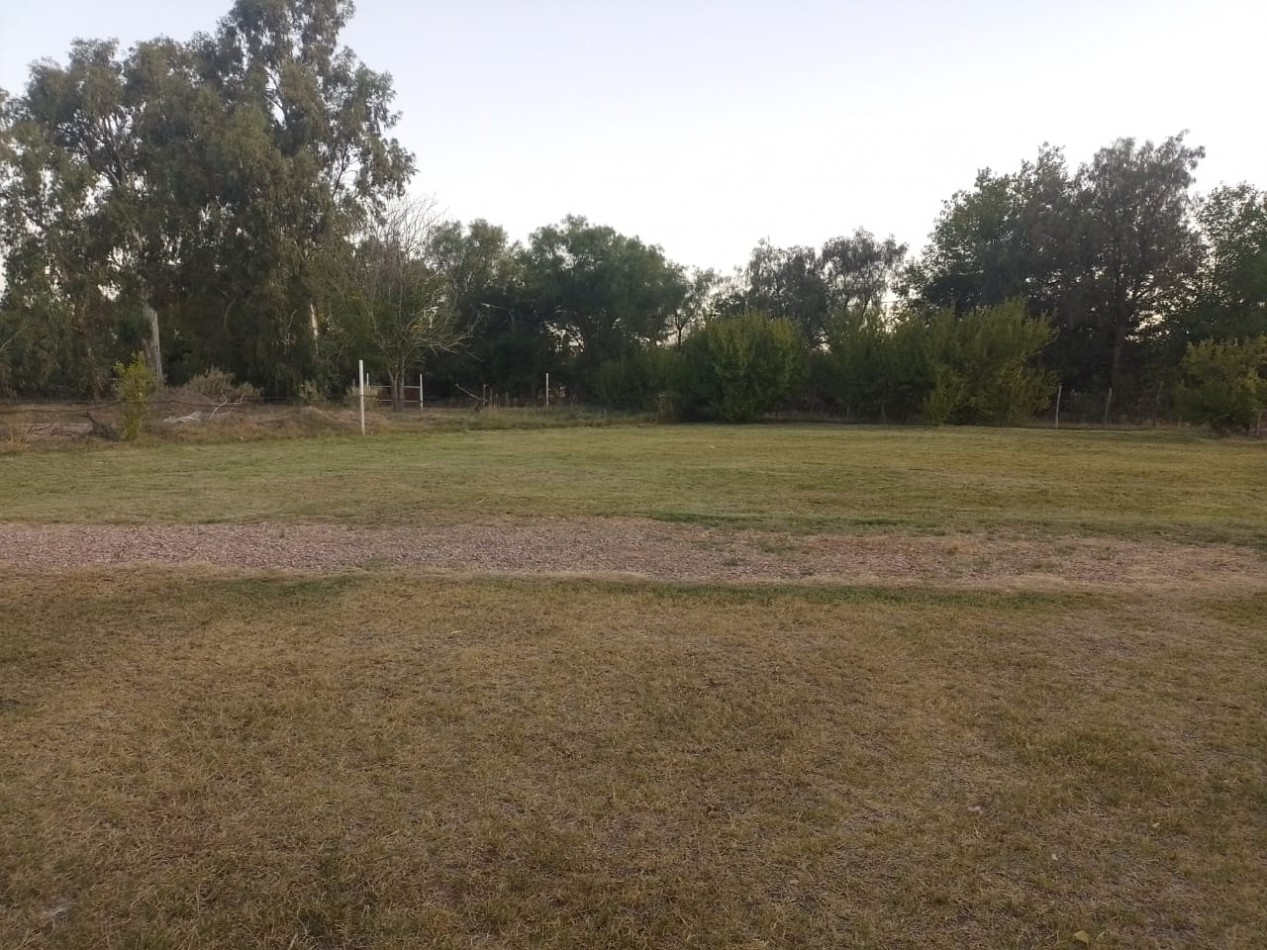 SE VENDE TERRENO DE 2000 M2 CON QUINCHO Y PISCINA