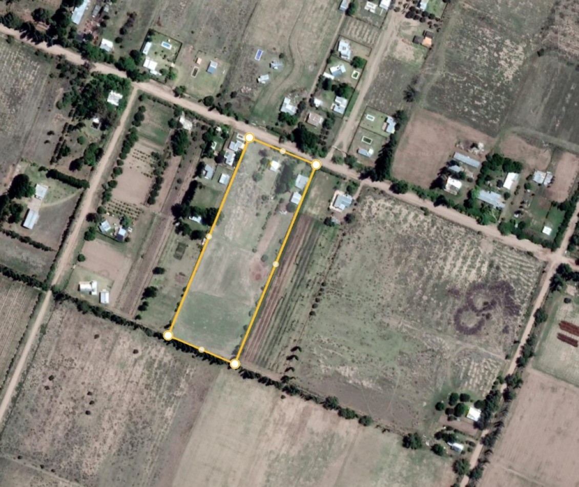 FINCA DE 2 HECTAREAS CON CASAS CERCA AEROPUERTO