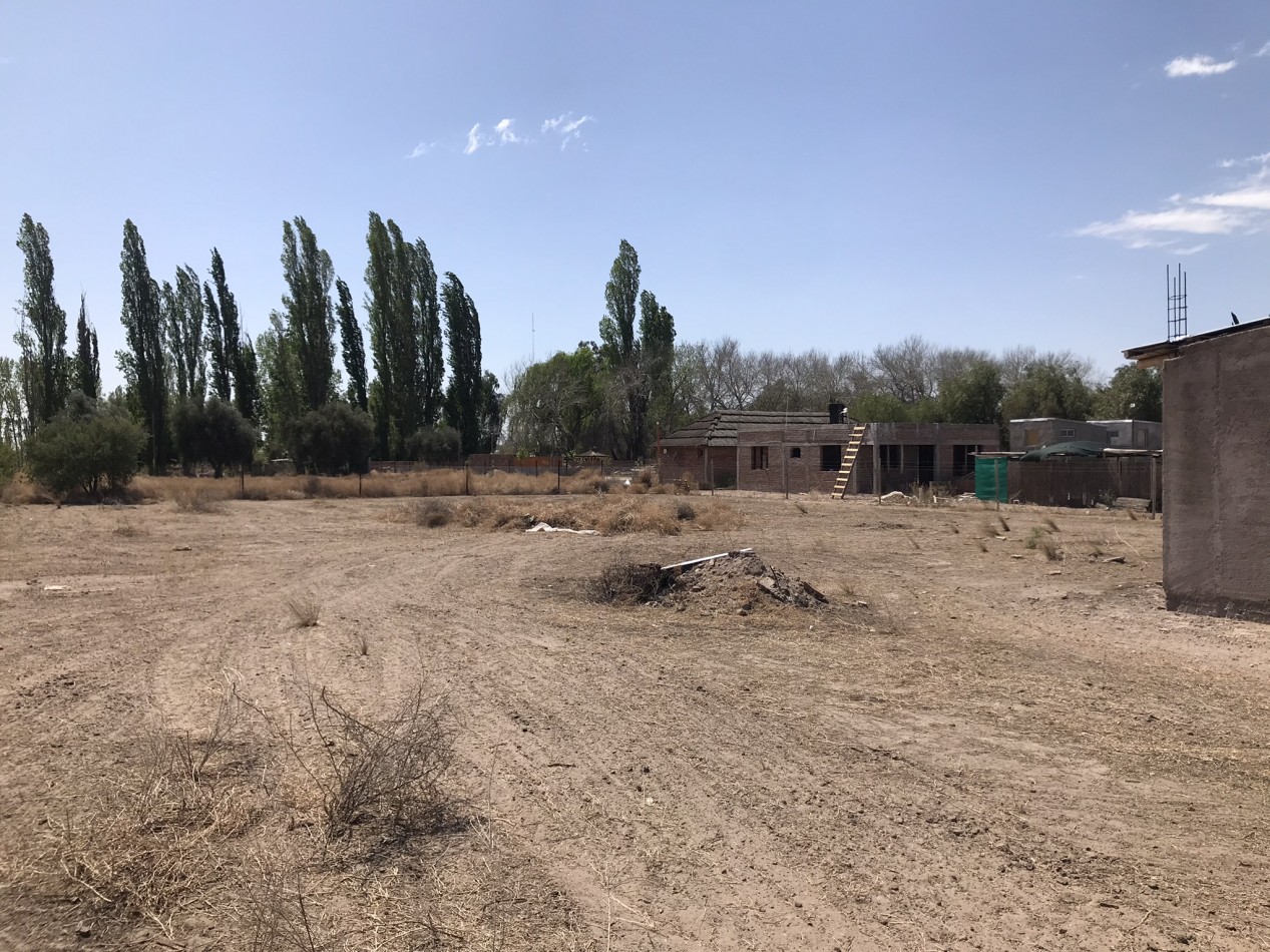 CALLE BIANCHI - CASA A TERMINAR - 2000m2