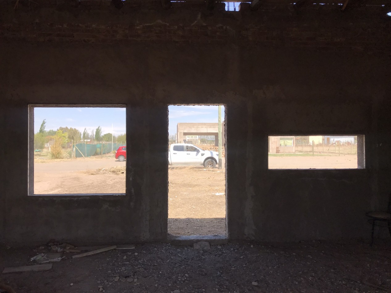 CALLE BIANCHI - CASA A TERMINAR - 2000m2