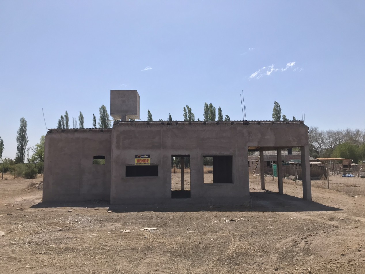 CALLE BIANCHI - CASA A TERMINAR - 2000m2