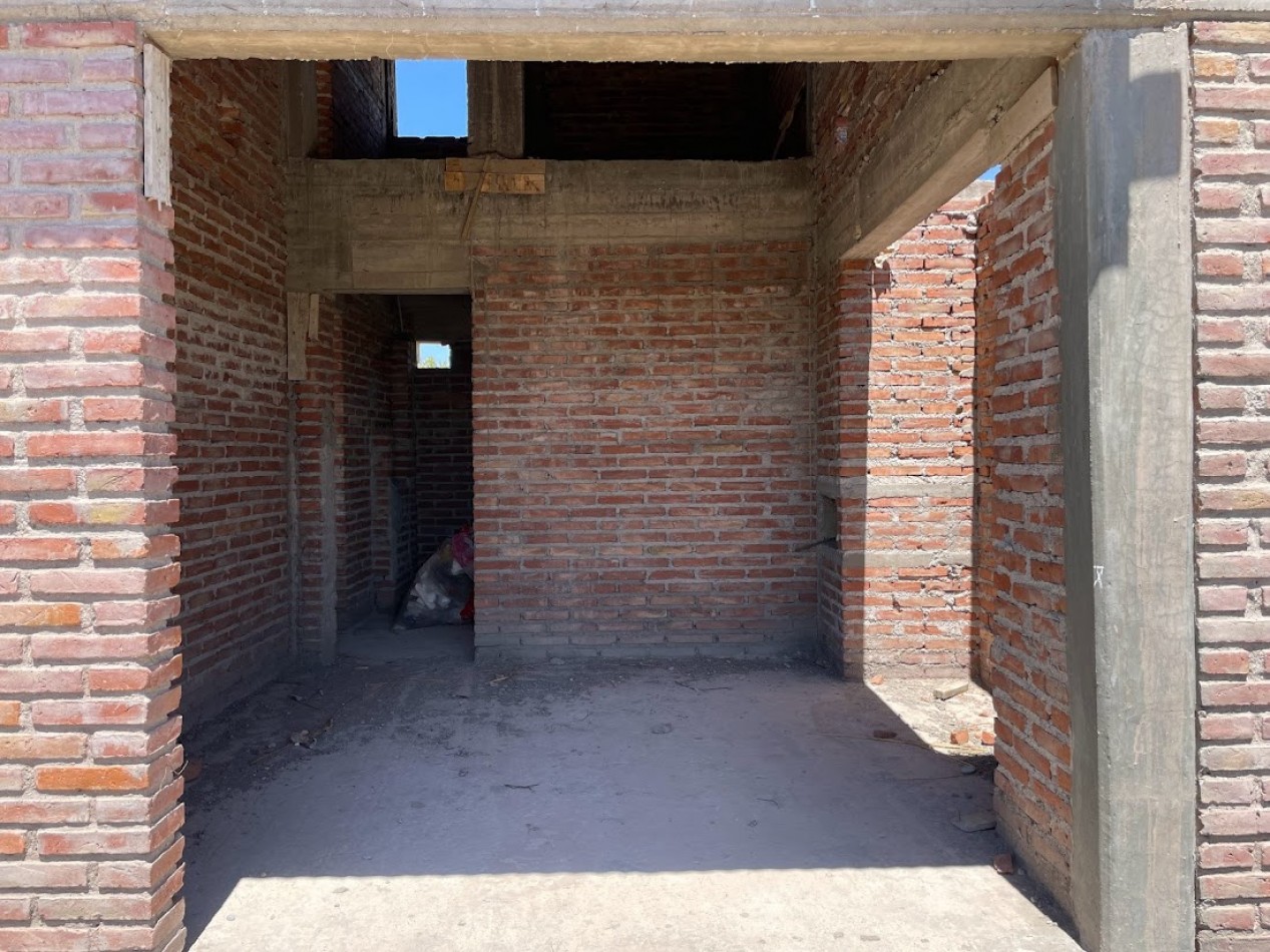 CASA A TERMINAR SOBRE TERRENO DE 2500m²