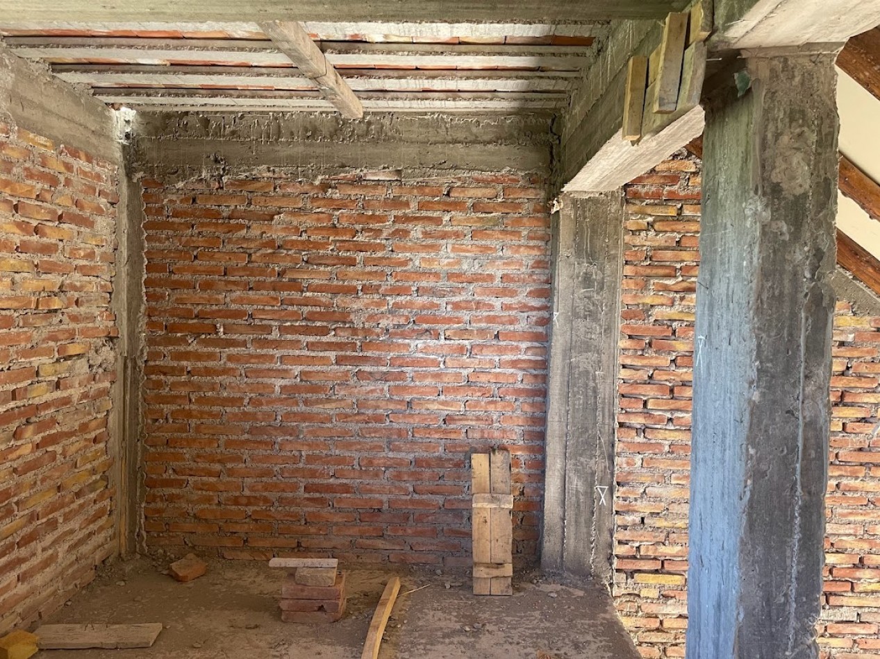 CASA A TERMINAR SOBRE TERRENO DE 2500m²