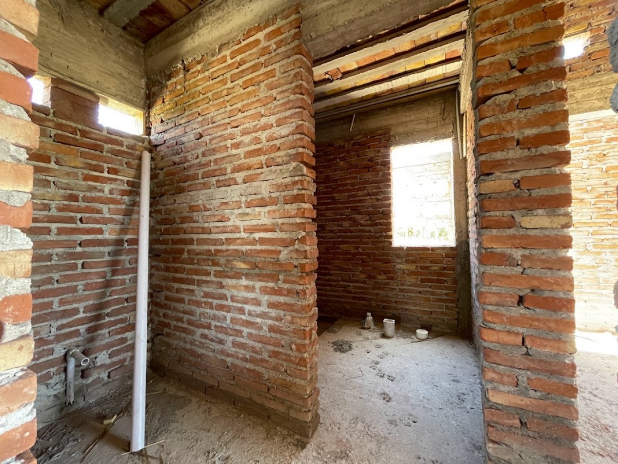 CASA A TERMINAR SOBRE TERRENO DE 2500m²