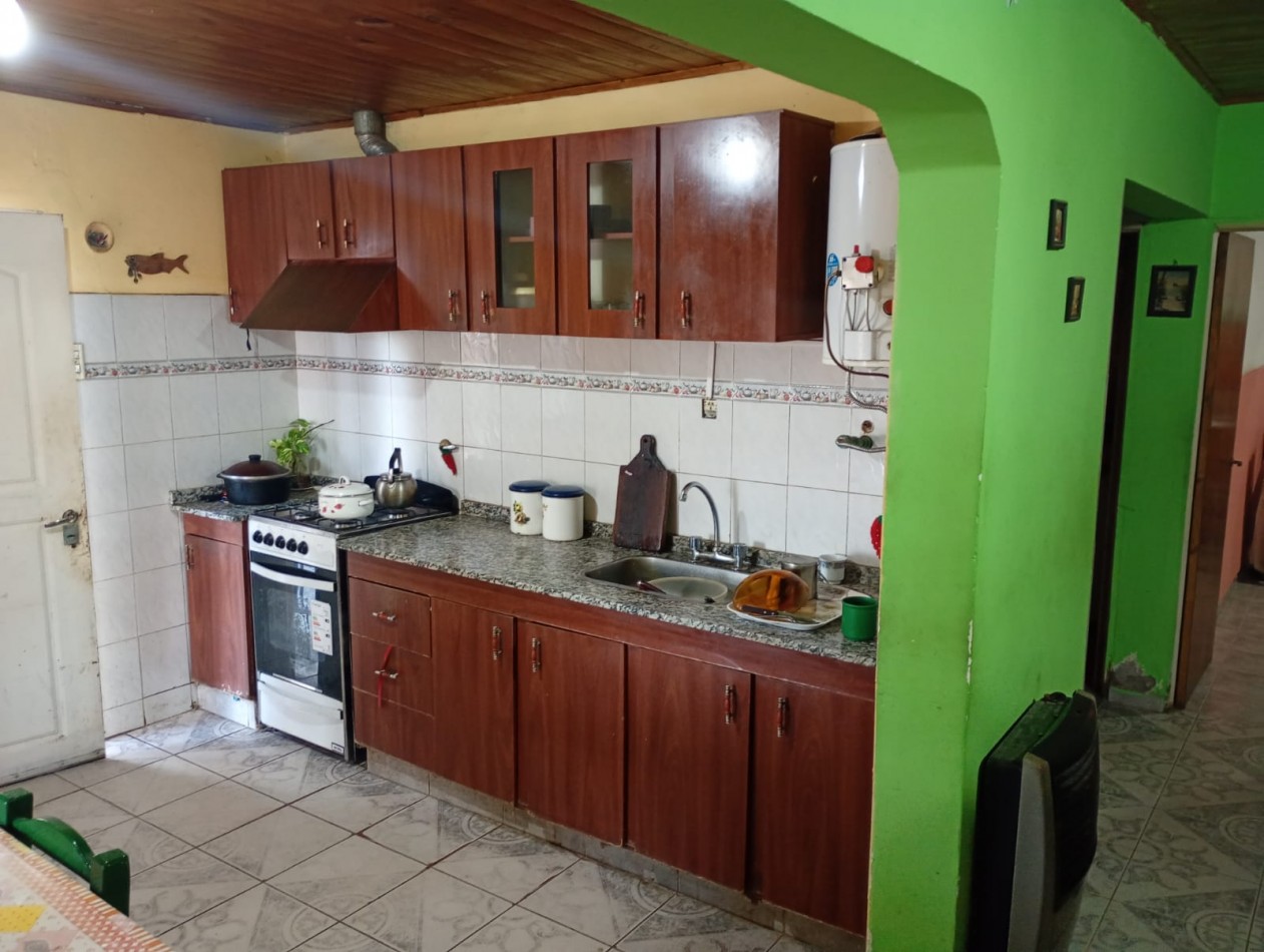TERRENO DE 12.798 m² CON DOS CASAS Y QUINCHO EN CALLE LAS MALVINAS , EL CERRITO, SAN RAFAEL, MENDOZA