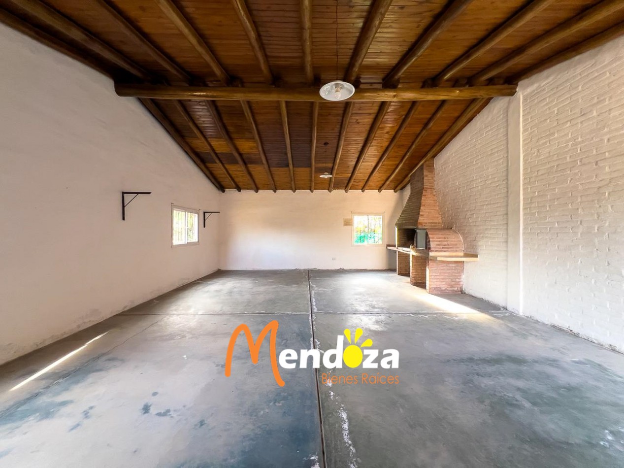 Casa en Alquiler con Piscina y Quincho en Las Paredes | Con Gas Natural