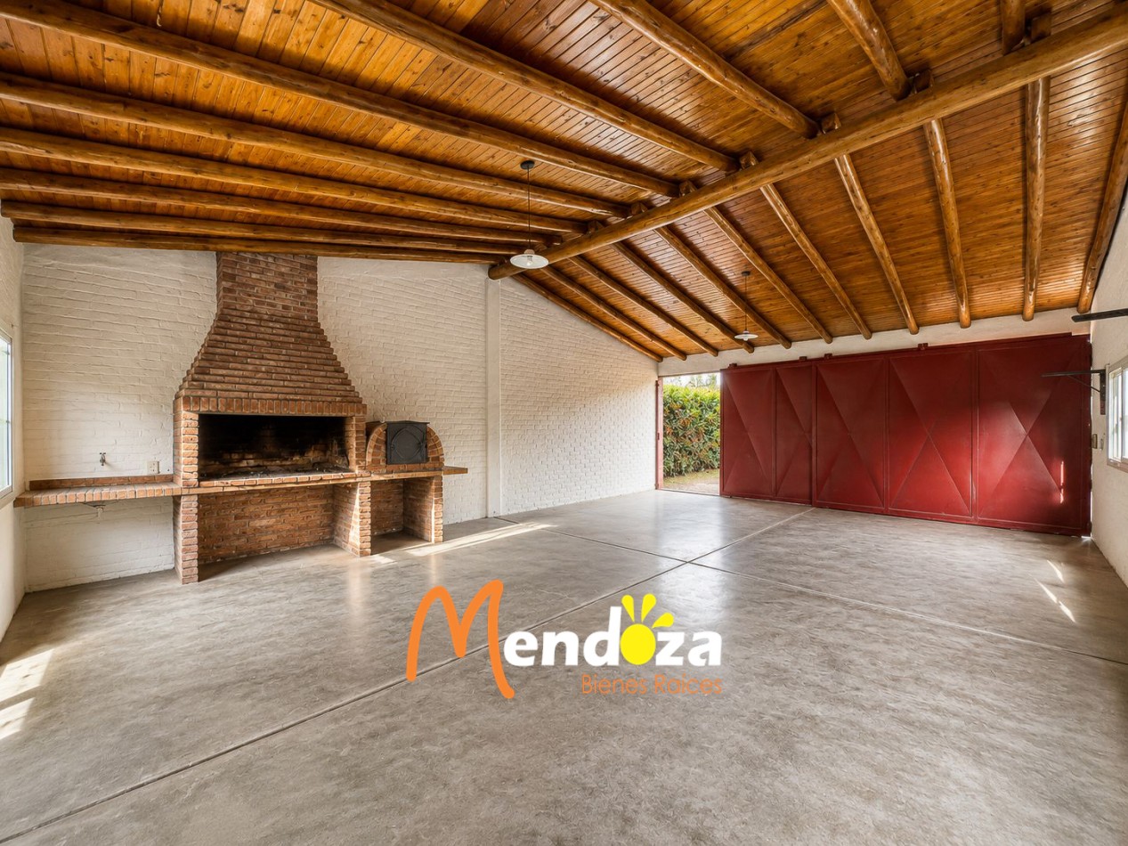 Casa en Alquiler con Piscina y Quincho en Las Paredes | Con Gas Natural