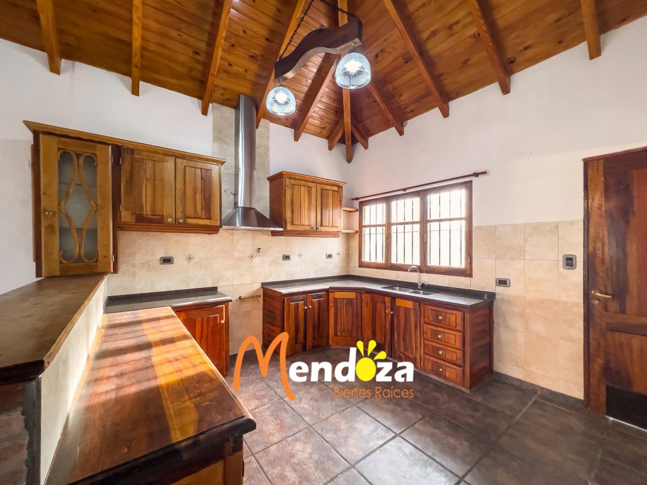 Casa en Alquiler con Piscina y Quincho en Las Paredes | Con Gas Natural