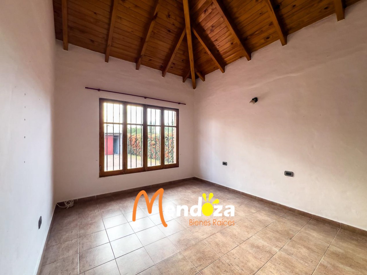 Casa en Alquiler con Piscina y Quincho en Las Paredes | Con Gas Natural