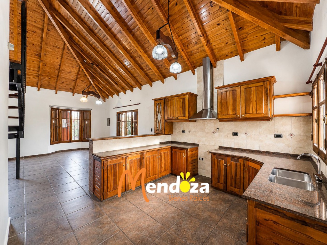 Casa en Alquiler con Piscina y Quincho en Las Paredes | Con Gas Natural