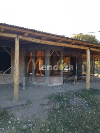 SE VENDE AMPLIA CASA DE 631 M2 CON 6, 25 HECTAREAS