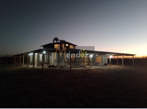 SE VENDE AMPLIA CASA DE 631 M2 CON 6, 25 HECTAREAS