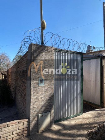 SE VENDE  CASA MIXTA ESTILO CAMPESTRE EN AMPLIO TERRENO CON DESPENSA DE MATERIAL Y GALPON 