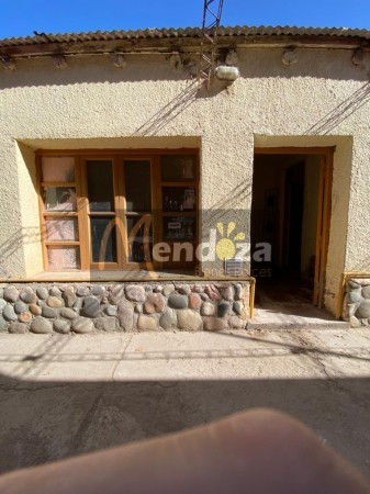 SE VENDE  CASA MIXTA ESTILO CAMPESTRE EN AMPLIO TERRENO CON DESPENSA DE MATERIAL Y GALPON 