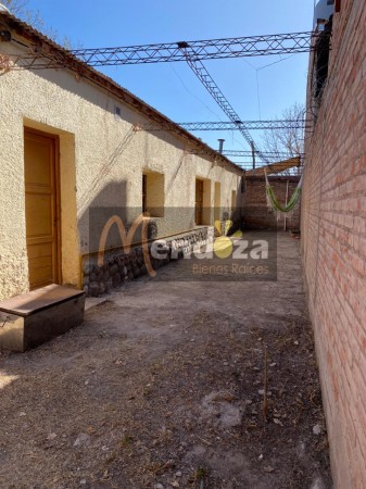 SE VENDE  CASA MIXTA ESTILO CAMPESTRE EN AMPLIO TERRENO CON DESPENSA DE MATERIAL Y GALPON 