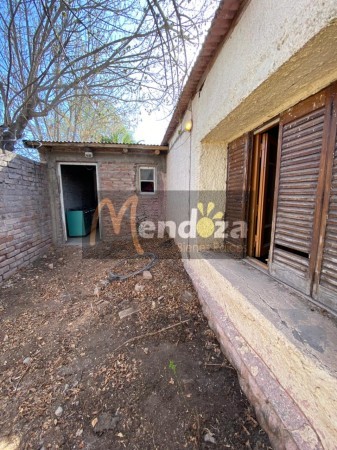 SE VENDE  CASA MIXTA ESTILO CAMPESTRE EN AMPLIO TERRENO CON DESPENSA DE MATERIAL Y GALPON 