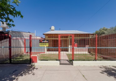 CASA DE 2 DORMITORIOS - BARRIO POLICIAL