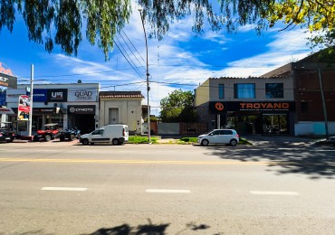 Oportunidad Estrategica en Av. Balloffet - Ideal para Negocio